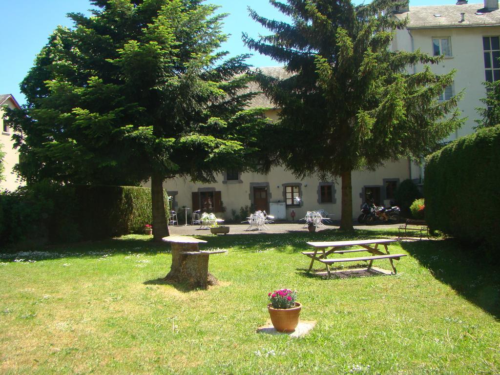 Aux Globe-Trotters Hotel Murat  Exterior photo