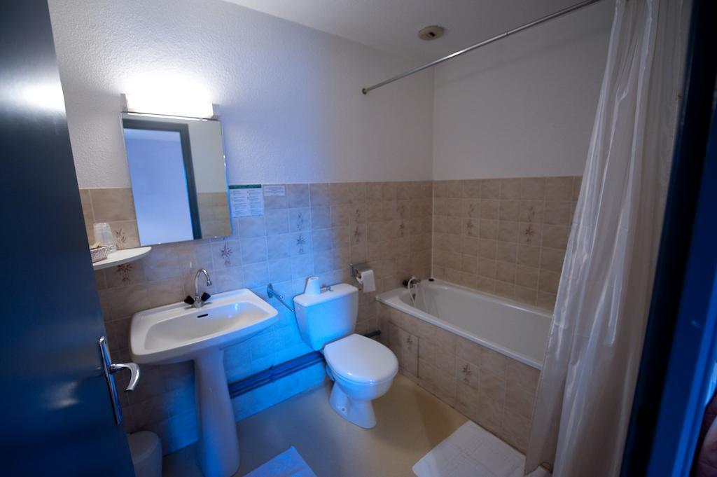 Aux Globe-Trotters Hotel Murat  Room photo