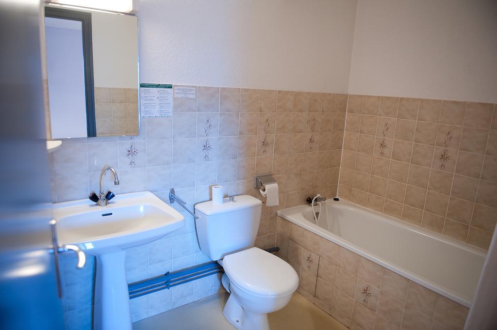 Aux Globe-Trotters Hotel Murat  Room photo
